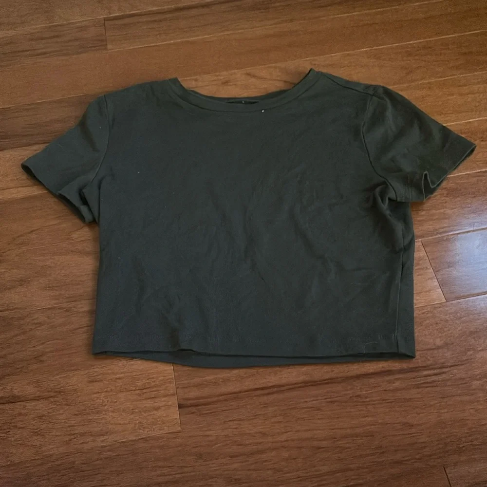 Basic Crop Tee - Picture 1 of 1